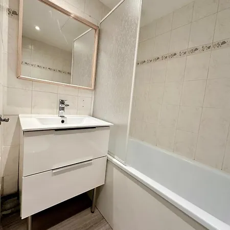 Apartment Le Repere - 2 A 4 Personnes - Lit King Size - Proche Gare Nancy